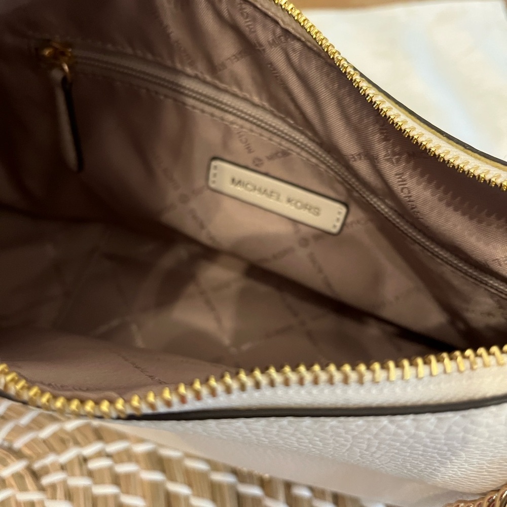Michael Kors Cream Shoulder Bag with Gold Accent - Picture 12 of 16